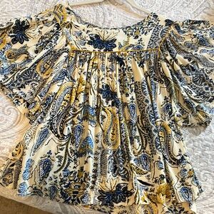 Maurice’s top size M fits like L